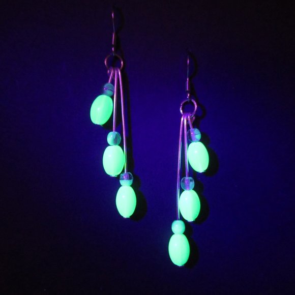 Czech triple fringe UG bead earrings - Picture 1 of 9